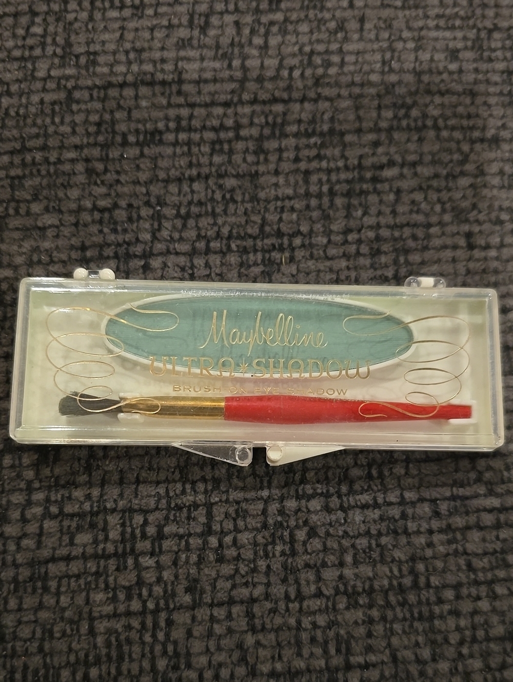 Maybelline Women Accessories Blue Eyeshadow Compact with Brush "Vintage 1970"
